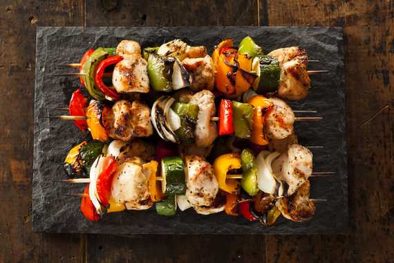 healthy grilled option chicken and veggie kabobs