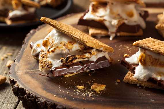 closeup delicious smores