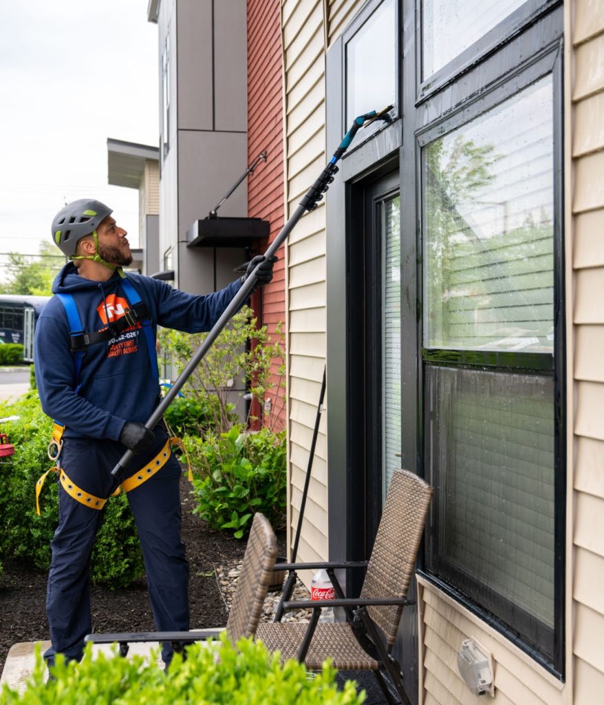 Commercial window washing